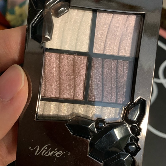 3/$20 Visee eyeshadow palette PU5
